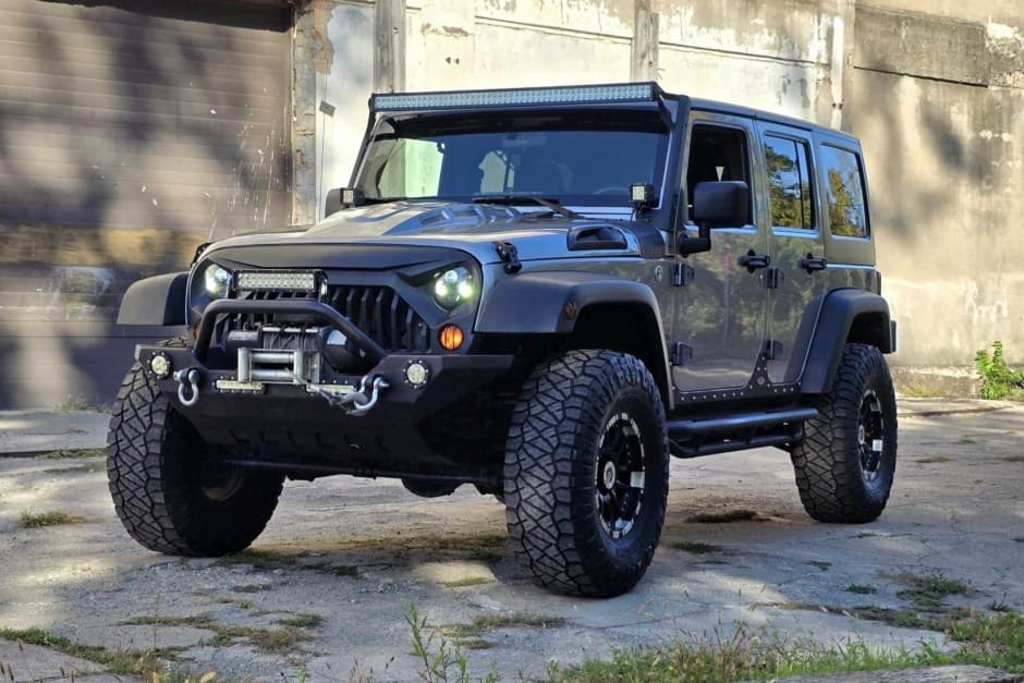 2013 Jeep Wrangler JK (2007-2018) sold for $13,900