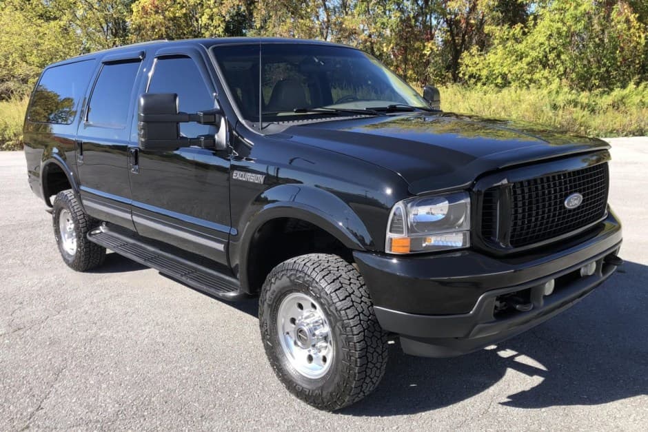 2001 Ford Excursion sold for $37,000