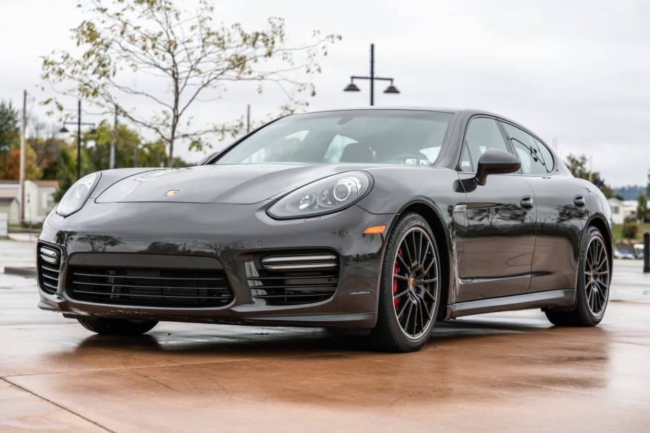 2015 Porsche Panamera sold for $40,950