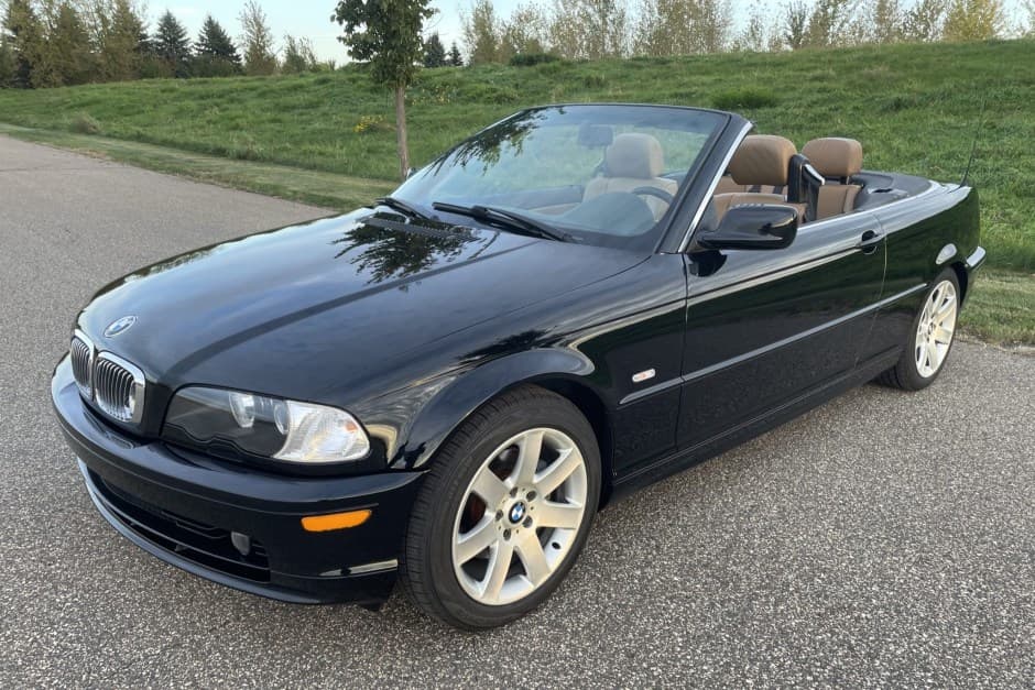 2002 BMW E46 3-Series Convertible sold for $8,123