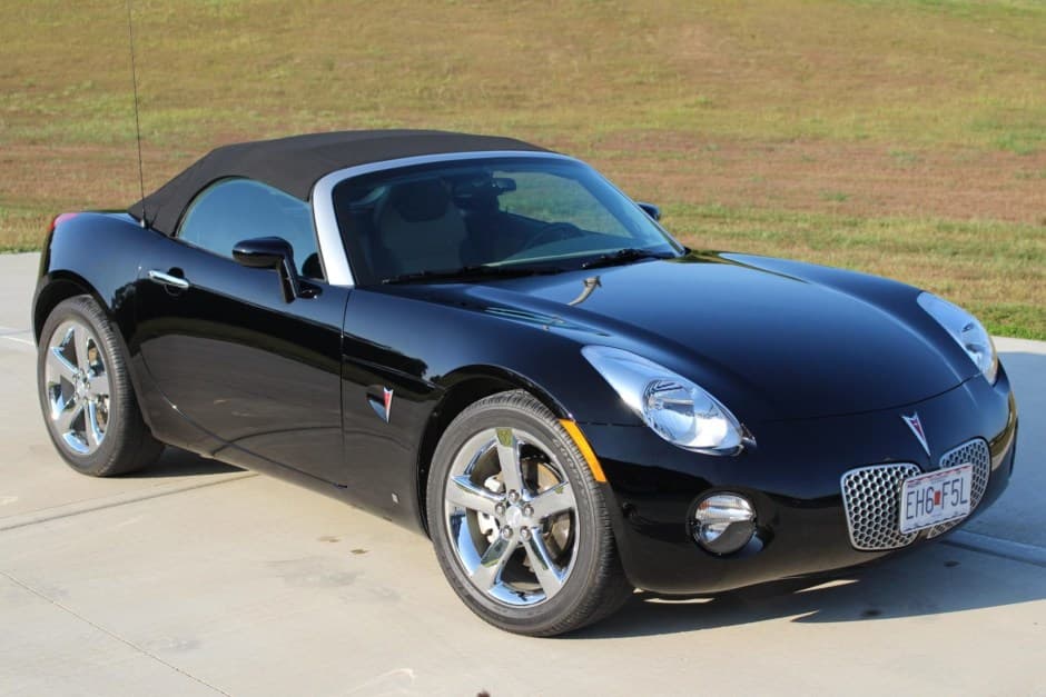 2006 Pontiac Solstice sold for $12,000