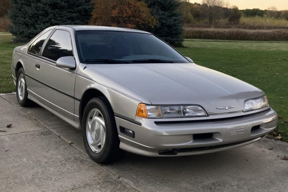 1989 Ford Thunderbird (1989-1997) sold for $16,000