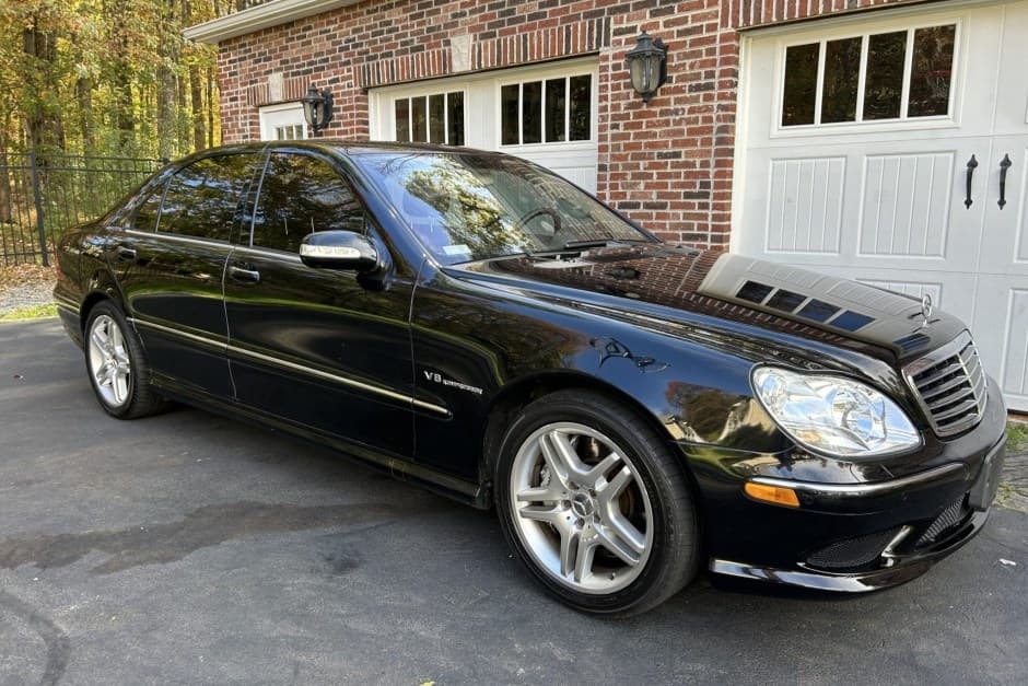 2005 Mercedes-Benz W220 S-Class sold for $11,500