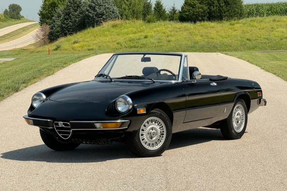 1976 Alfa Romeo 105/115 Spider Series 2 sold for $6,700