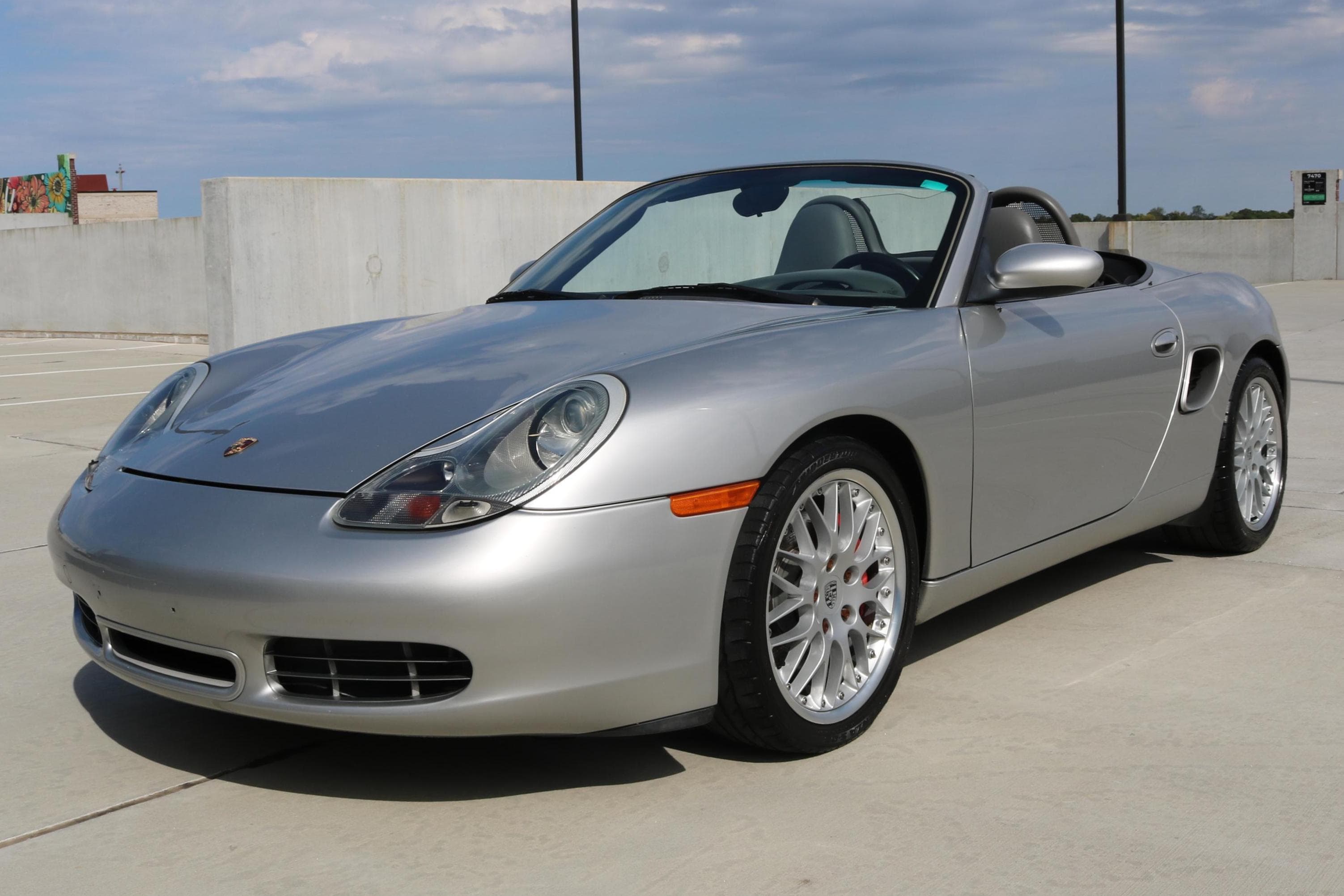 2000 Porsche 986 Boxster sold for $15,000