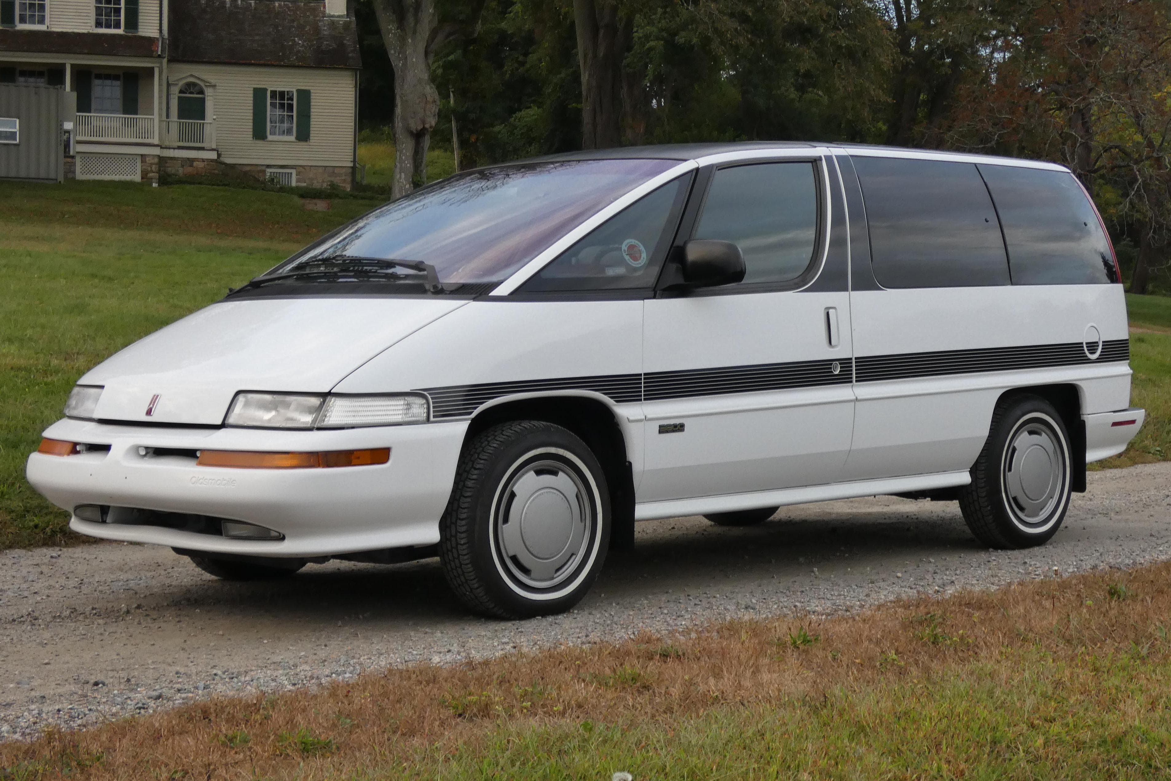 1994 Oldsmobile Silhouette sold for $7,300