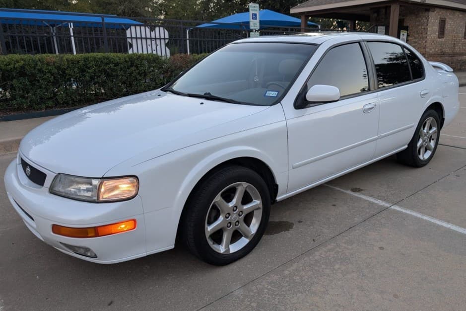1995 Nissan Maxima sold for $4,203