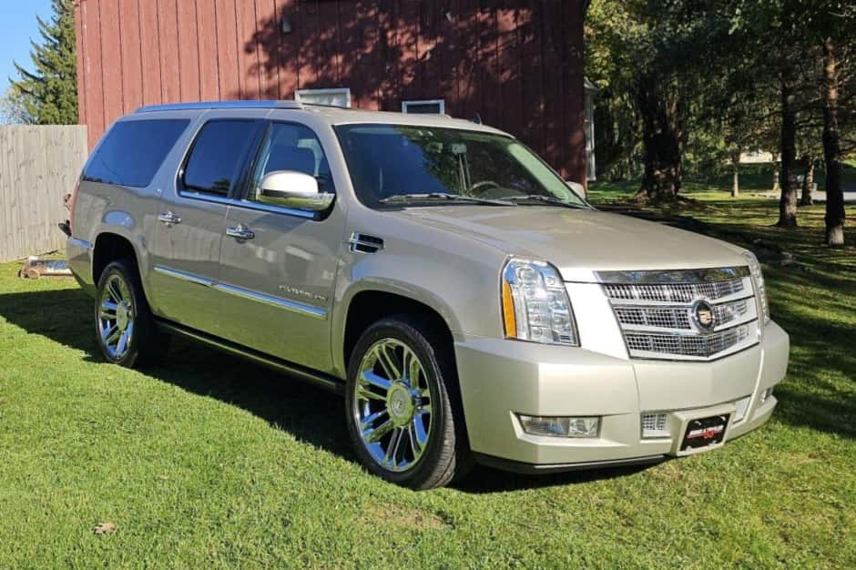 2013 Cadillac Escalade & EXT GMT900 (2007-2014) sold for $27,000