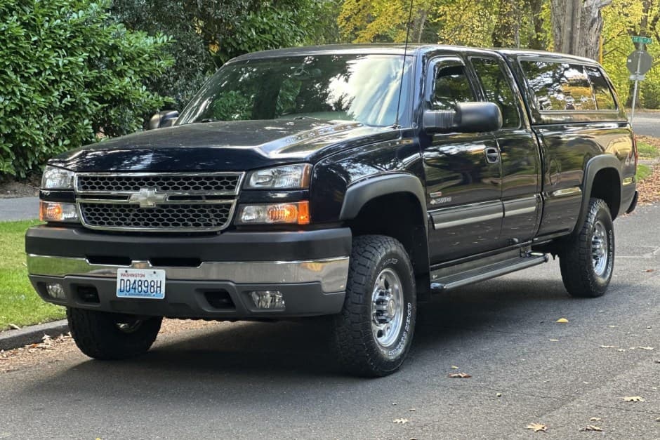 2005 Chevrolet Silverado GMT800 Heavy Duty (2000-2007) sold for $30,000