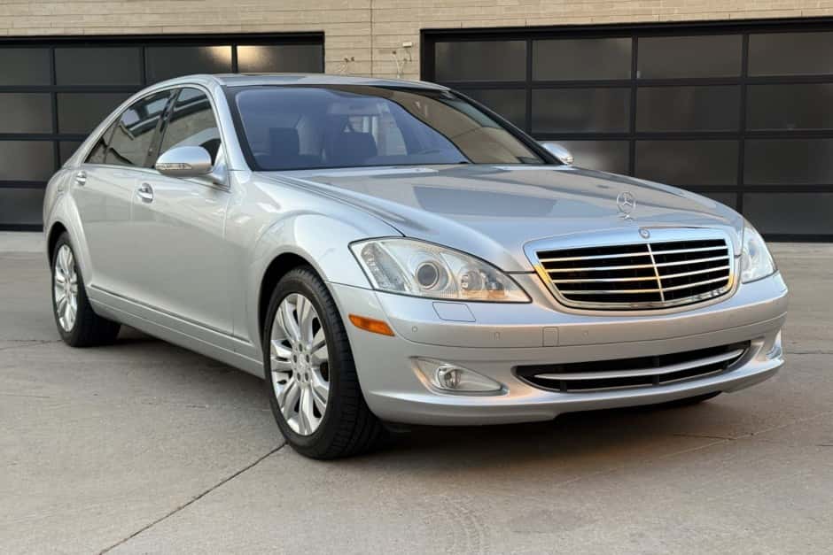 2009 Mercedes-Benz W221 S-Class sold for $16,300