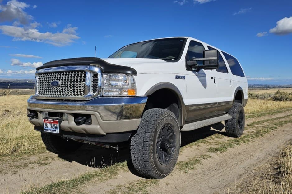 2002 Ford Excursion sold for $20,000