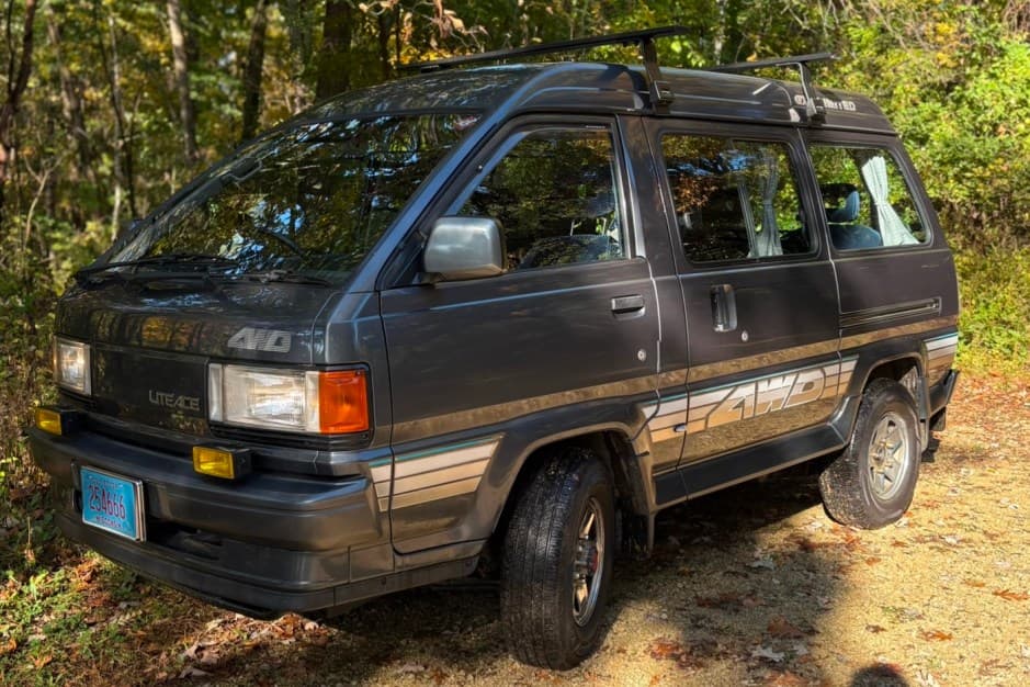 1988 Toyota LiteAce & TownAce sold for $8,900