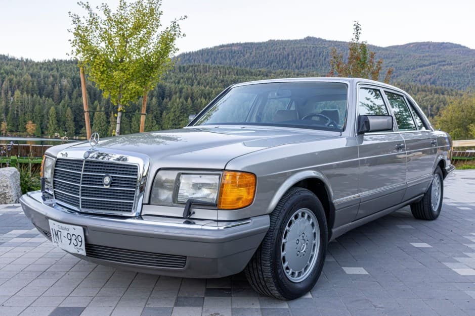 1991 Mercedes-Benz W126 S-Class sold for $7,100