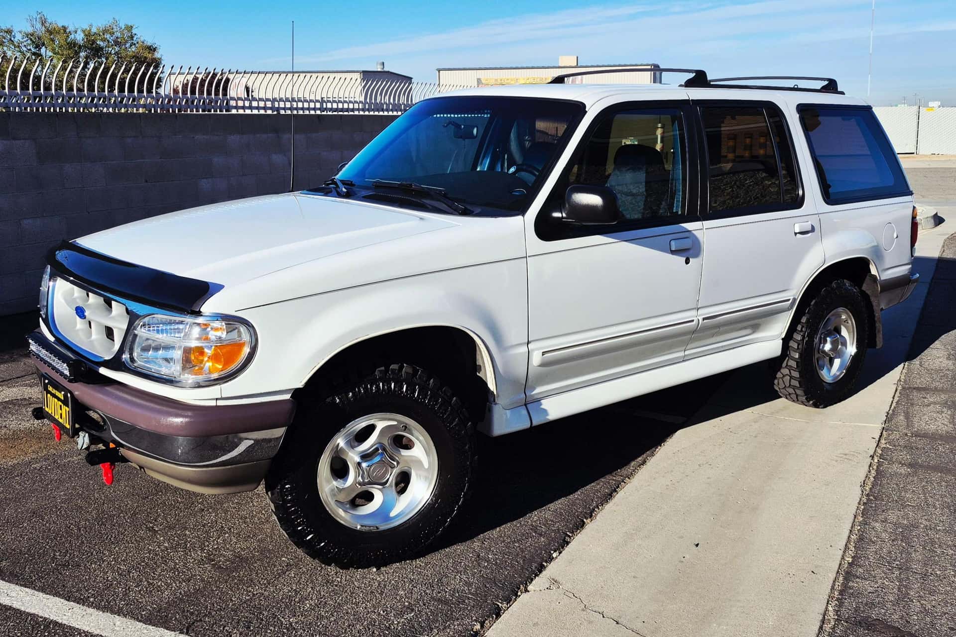 1995 Ford Explorer sold for $7,877