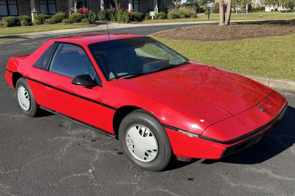 1986 Pontiac Fiero sold for $4,100