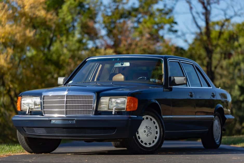 1991 Mercedes-Benz W126 S-Class sold for $31,250