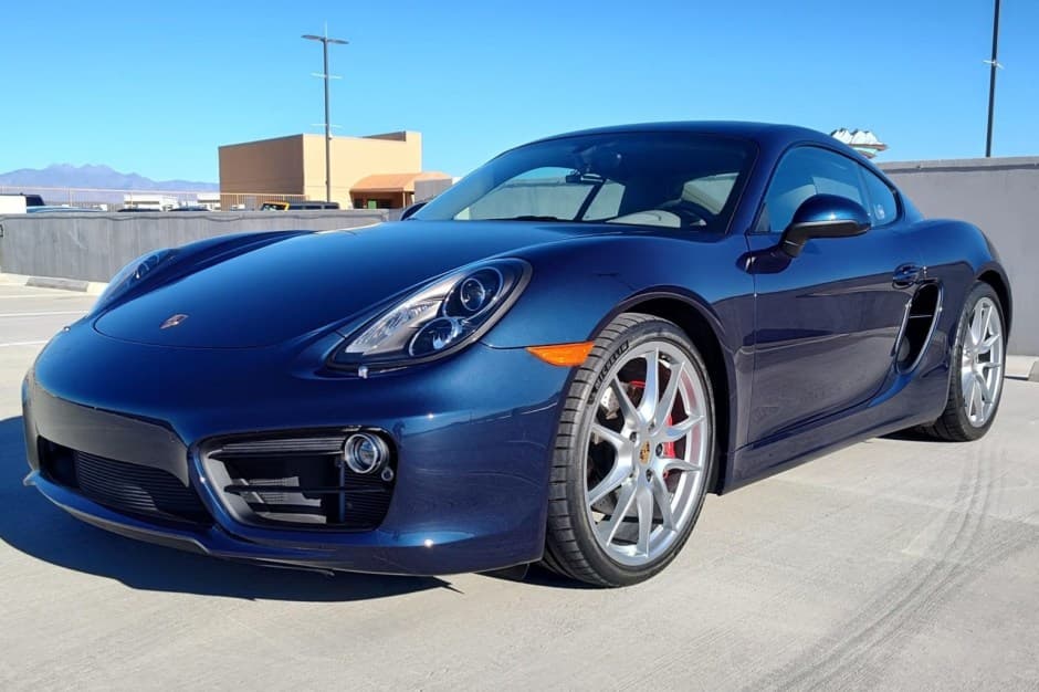 2015 Porsche 981 Cayman sold for $60,000