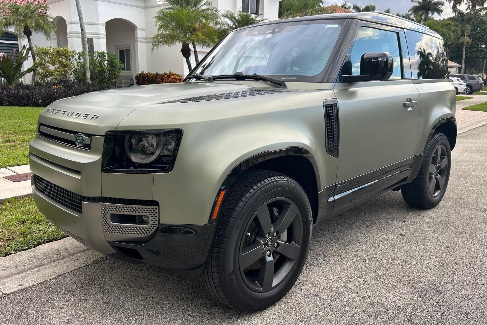 2021 Land Rover Defender sold for $33,000