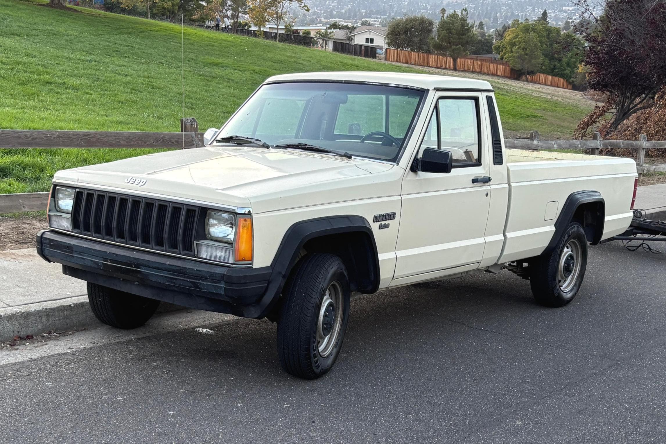 1986 Jeep Comanche sold for $5,533