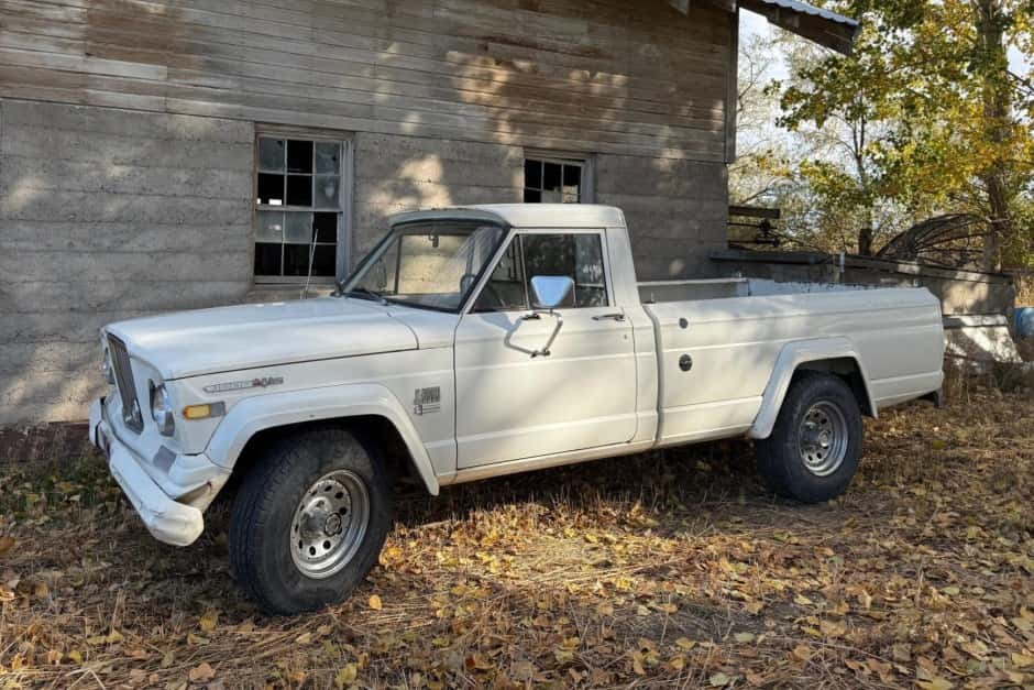 1969 Jeep SJ Gladiator sold for $7,950