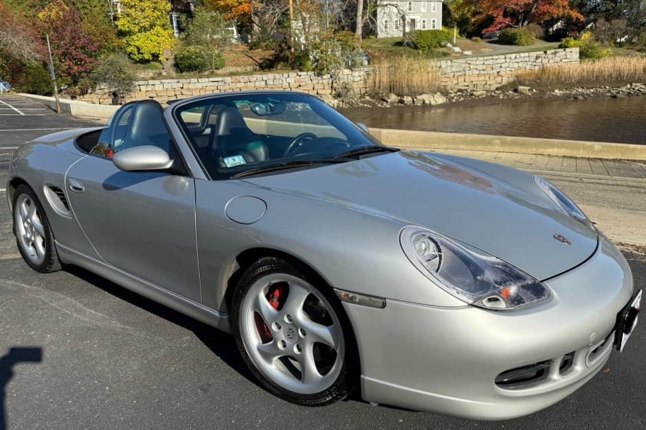 2000 Porsche 986 Boxster sold for $18,761