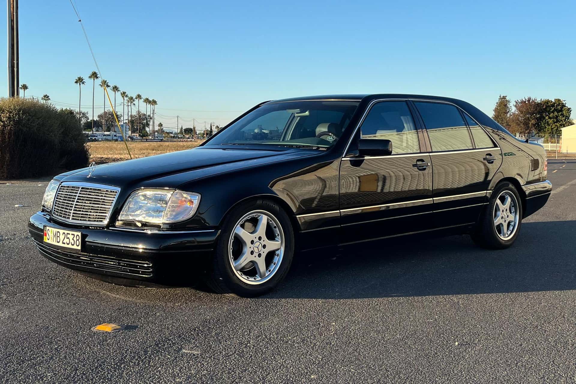 1998 Mercedes-Benz S-Class sold for $8,800