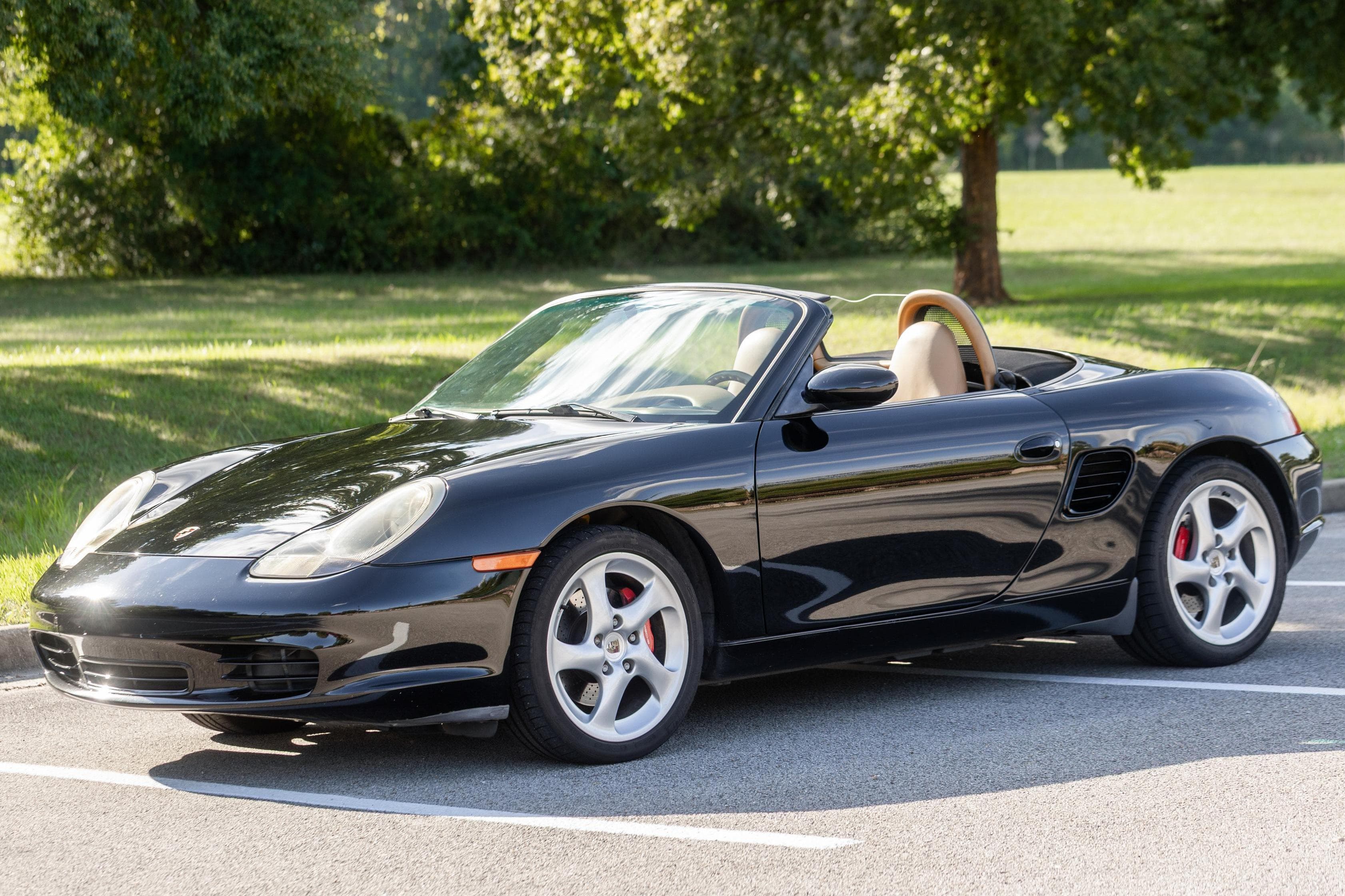 2003 Porsche 986 Boxster sold for $13,901