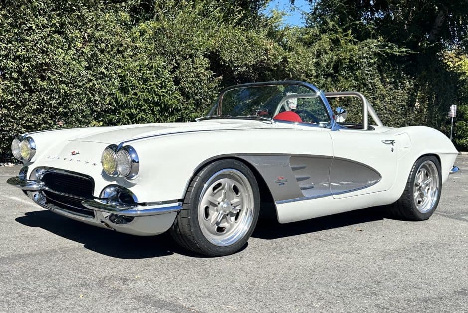 1961 Chevrolet Corvette C1 sold for $135,000