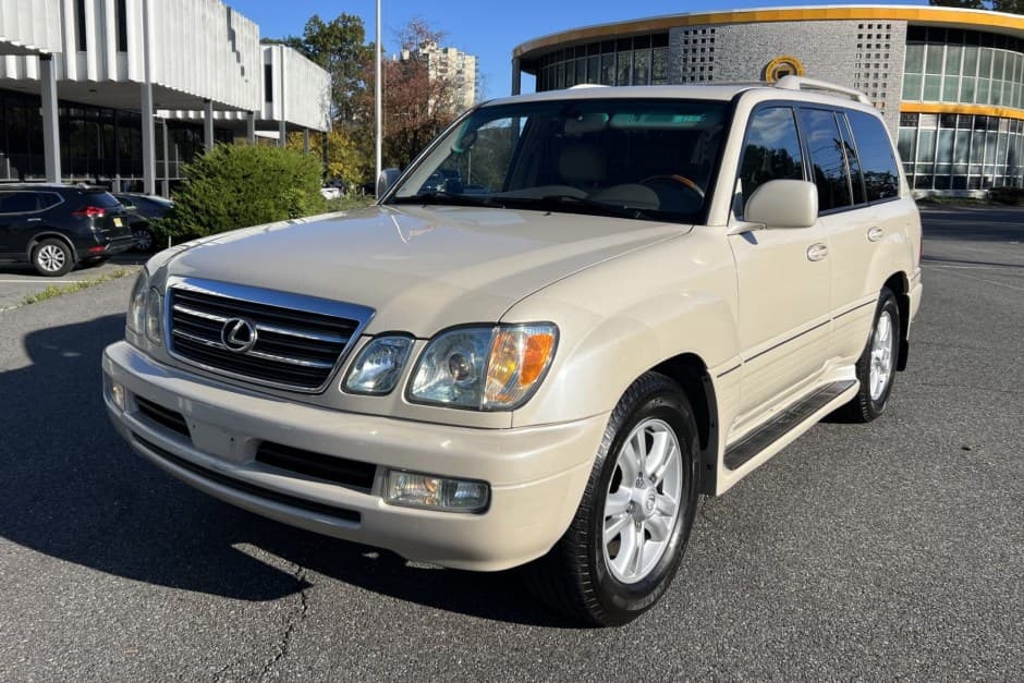 2005 Lexus LX470 sold for $14,500