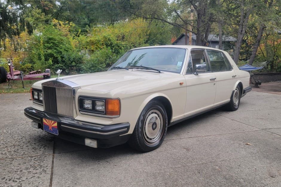 1990 Rolls-Royce SZ Silver Spirit & Silver Spur sold for $18,750