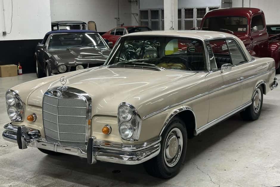 1967 Mercedes-Benz W112 sold for $25,500
