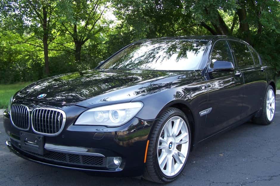 2011 BMW F01/F02 7-Series sold for $12,000