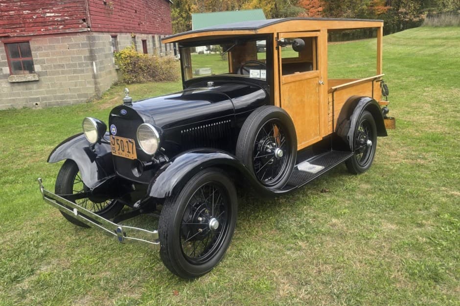 1929 Ford sold for $10,929