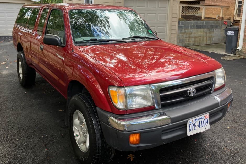 1998 Toyota Tacoma (N1X0 1995-2005) sold for $18,000
