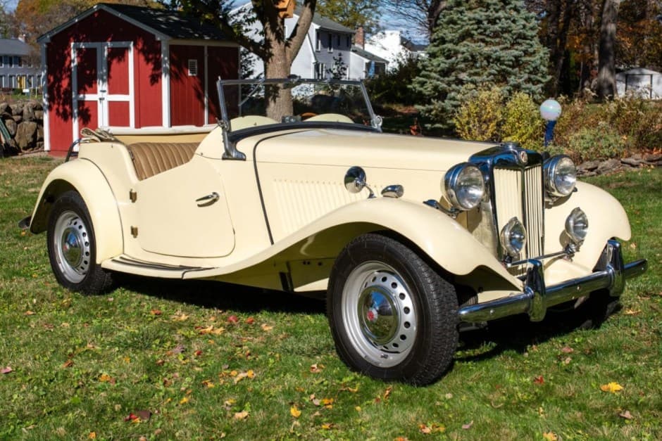 1953 MG TD sold for $11,800
