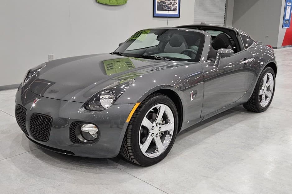 2009 Pontiac Solstice sold for $33,300
