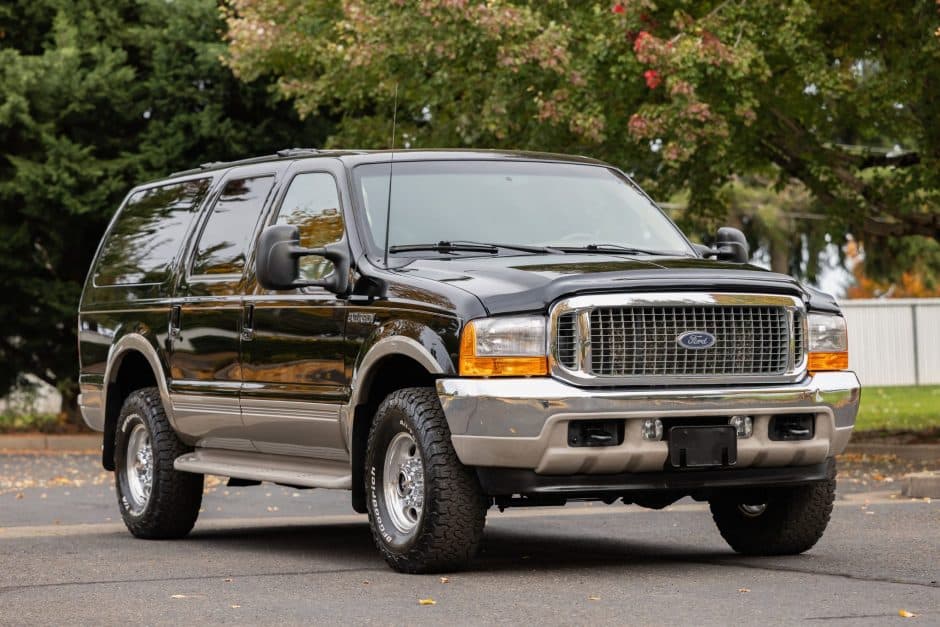 2001 Ford Excursion sold for $44,250