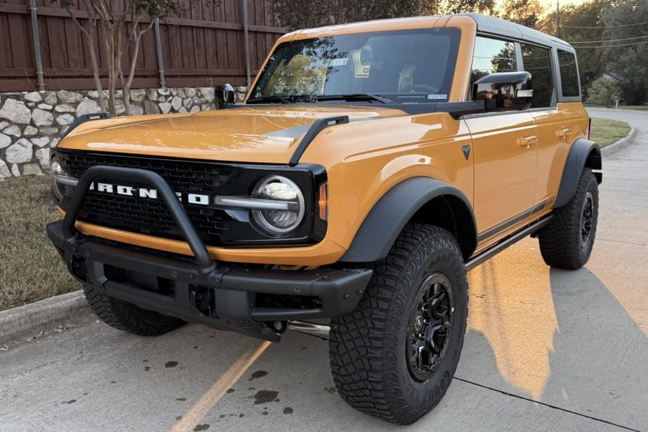 2021 Ford Bronco U725 sold for $55,000