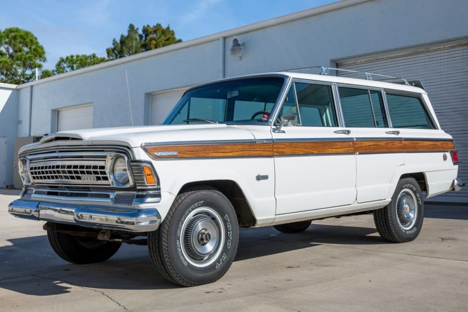 1973 Jeep SJ Wagoneer sold for $17,250