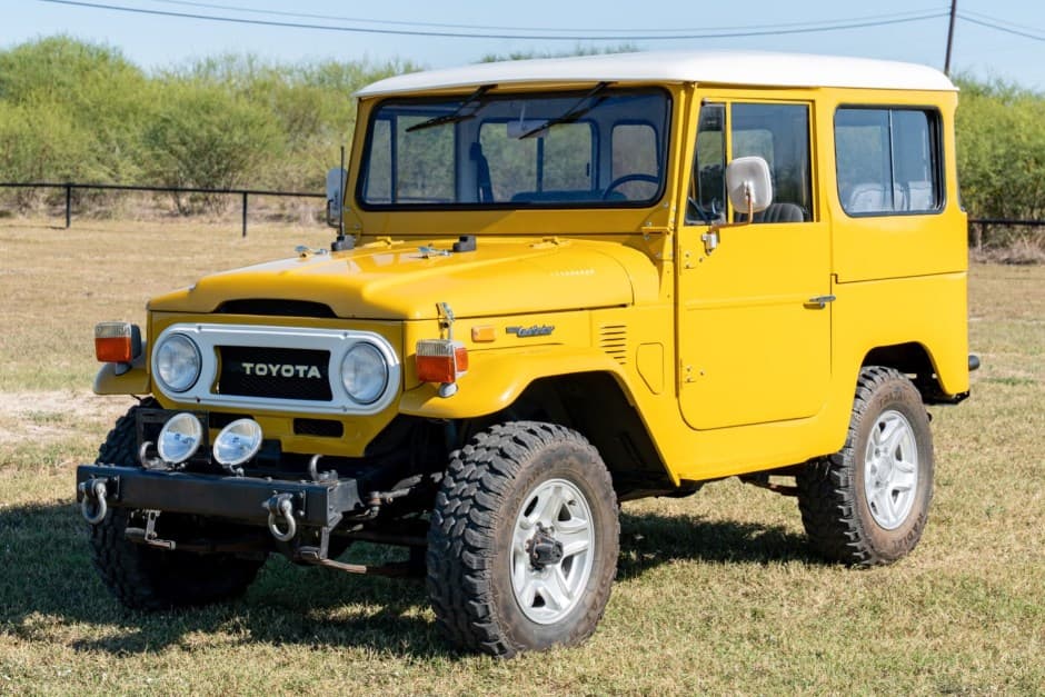 1975 Toyota Land Cruiser FJ40 sold for $14,250