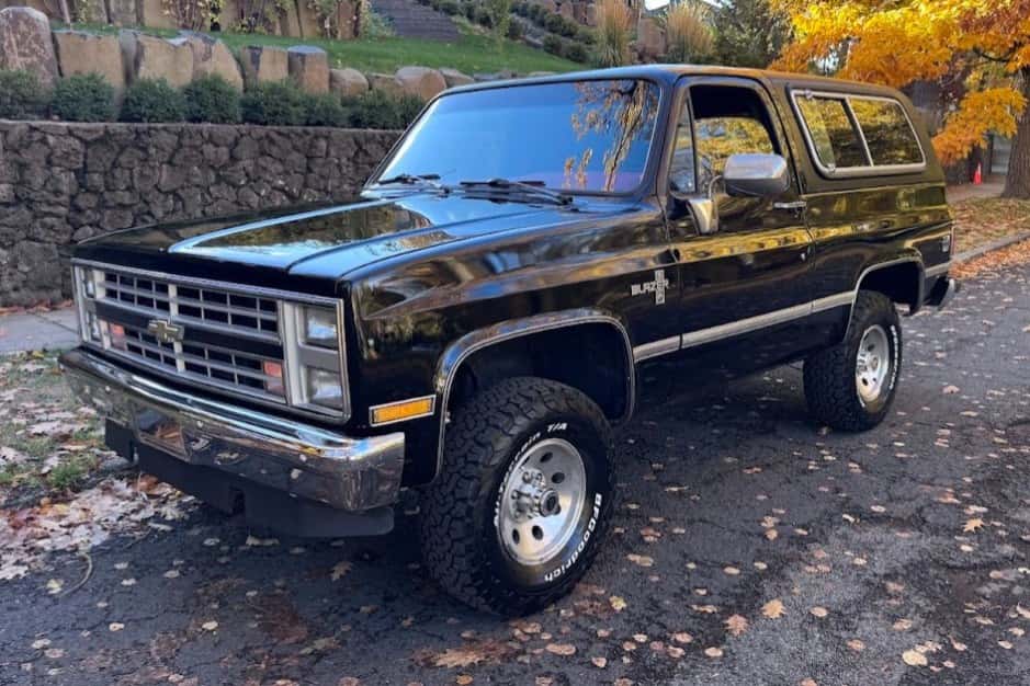 1988 Chevrolet K5 Blazer 1973-1991 sold for $27,500
