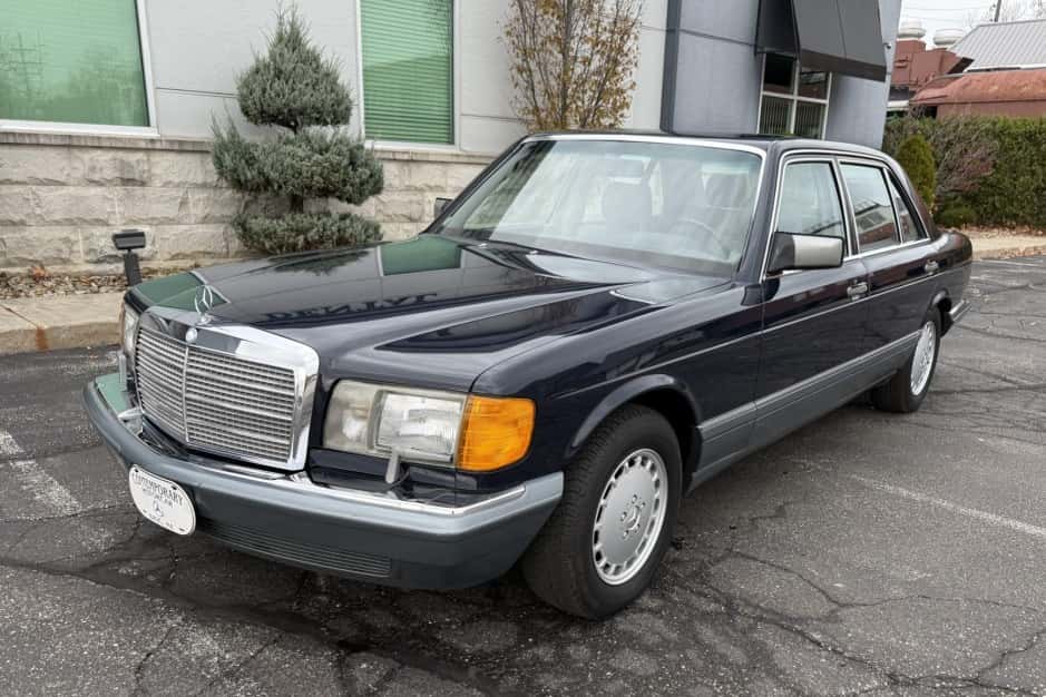 1988 Mercedes-Benz W126 S-Class sold for $45,000