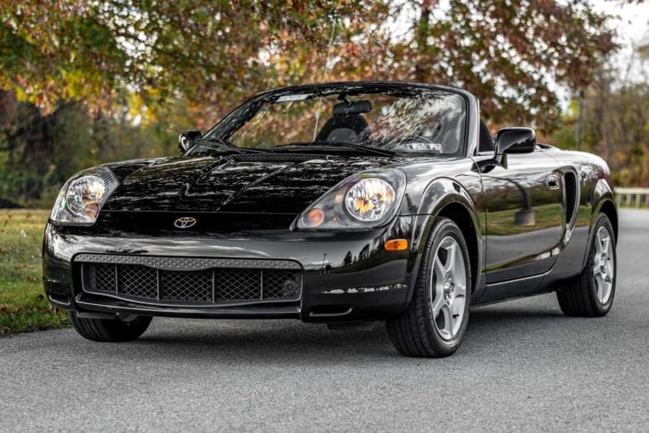 2000 Toyota W30 MR2 sold for $14,750