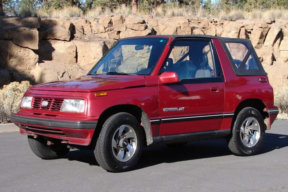 1992 Geo Tracker/Suzuki Sidekick sold for $5,850