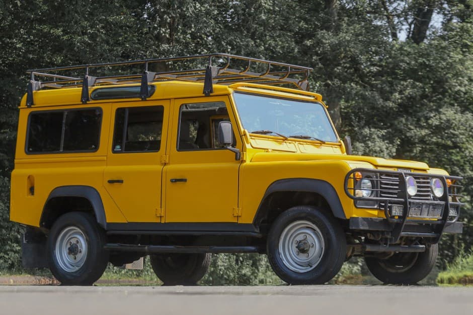 1993 Land Rover 110 / Defender 110 (Euro Spec) sold for $17,000