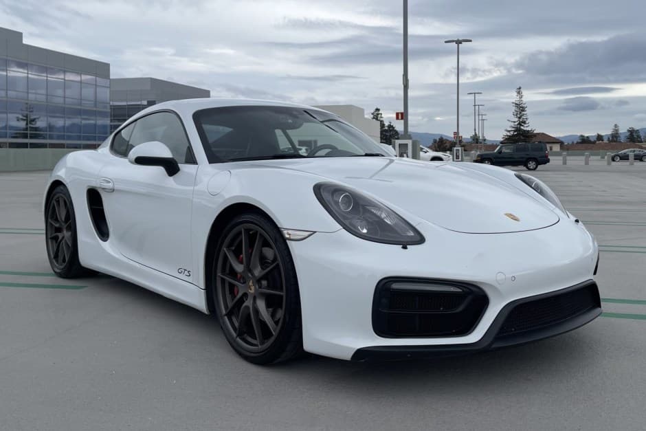 2015 Porsche 981 Cayman sold for $46,250