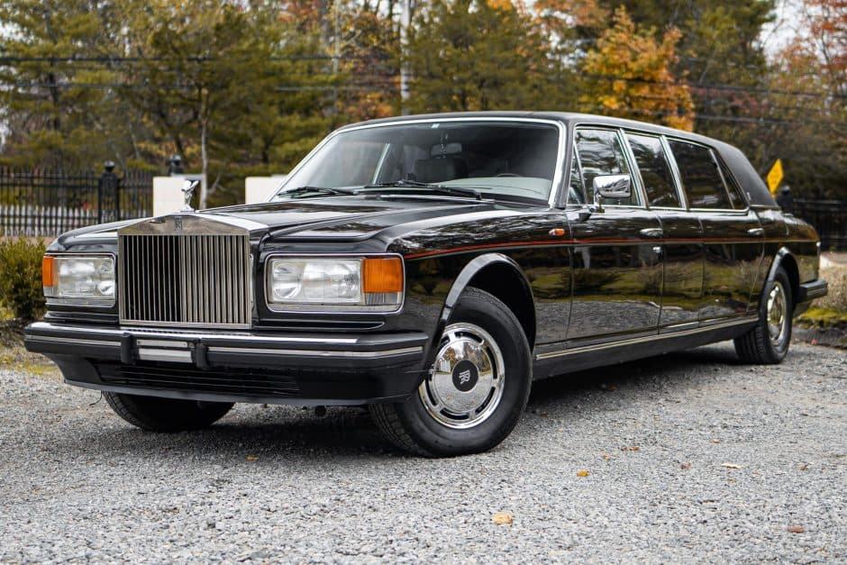 1988 Rolls-Royce SZ Silver Spirit & Silver Spur sold for $30,000