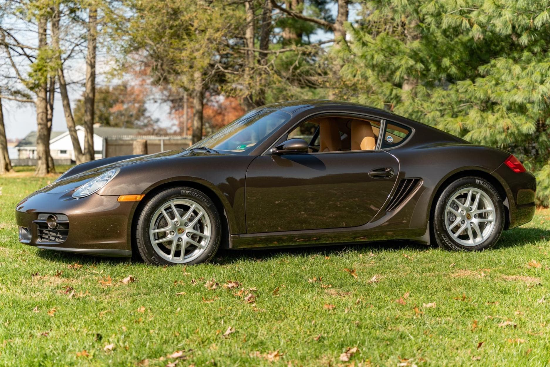 2008 Porsche 987 Cayman sold for $31,987