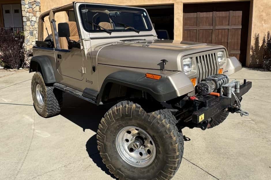 1994 Jeep Wrangler YJ (1987-1995) sold for $14,000