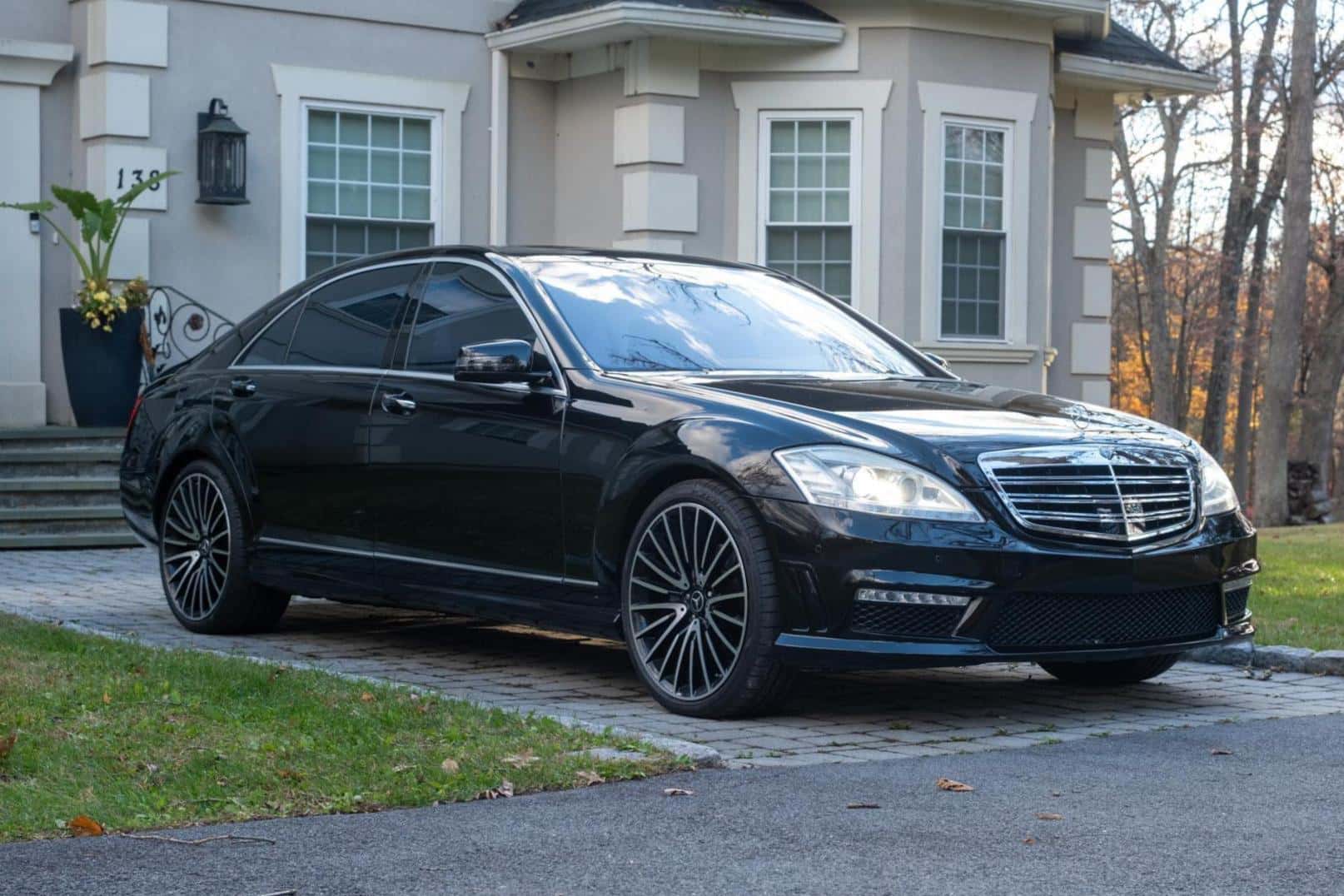 2010 Mercedes-Benz S-Class sold for $14,300